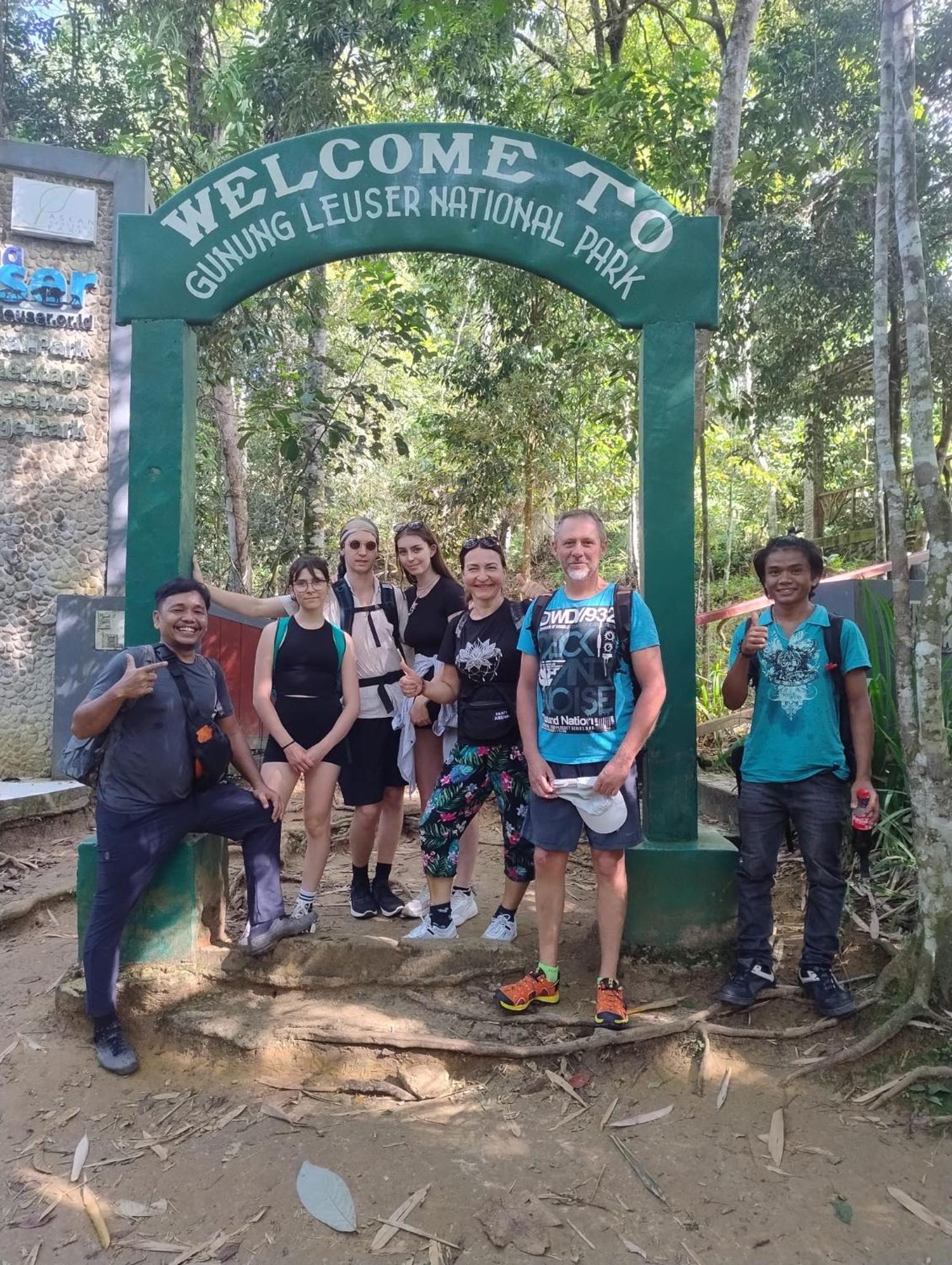 Brown Bamboo Guest House & Trekking บูกิตลาวัง ภายนอก รูปภาพ